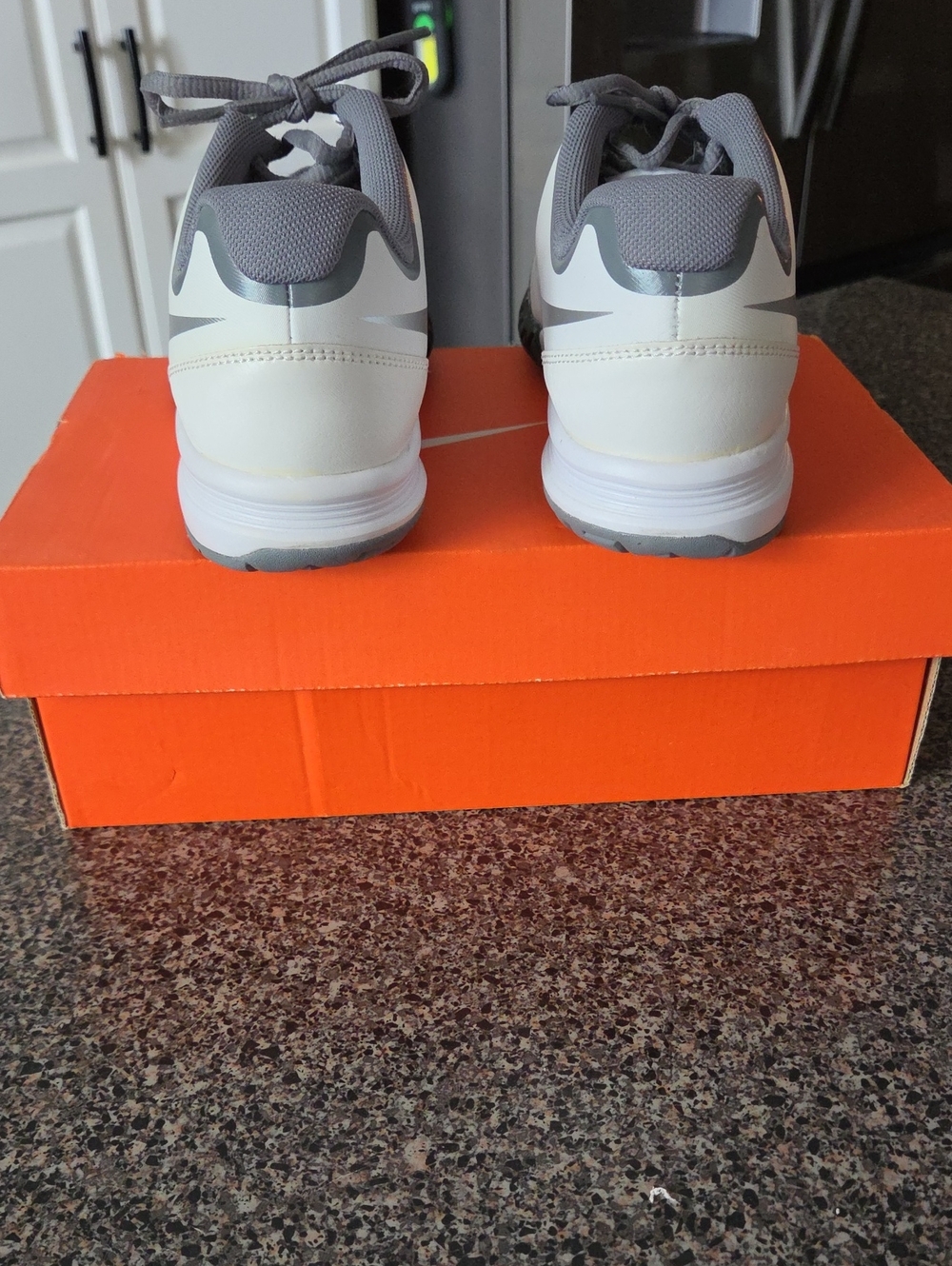 Womens Nike Vapor Court - Picture 3 of 4